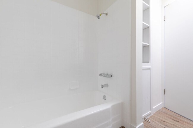 1 & 2 Bedroom Apartment in KoreaTown, Los Angeles with Balcony, Los Angeles, CA 90020 - photo 2