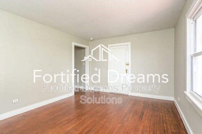 201 Church St unit 6, Elkin, NC 28621 - photo 3