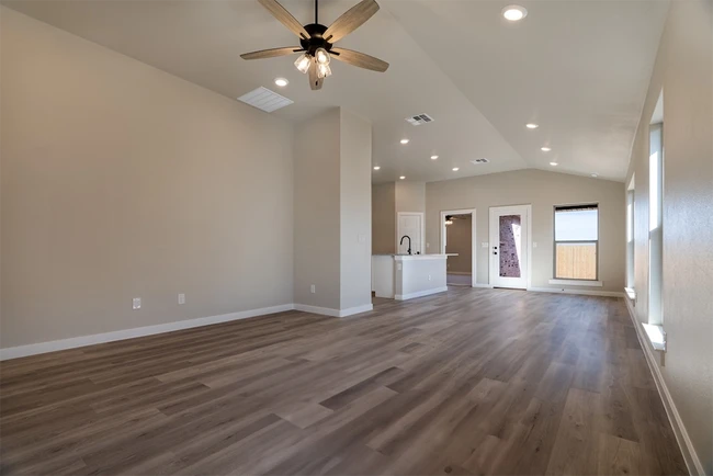 8418 10th Place unit 36471604, Lubbock, TX 79416 - photo 5