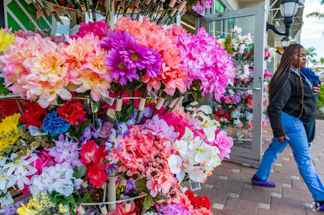 The South Florida weather allows for shops in Omni to add displays to the sidewalks.