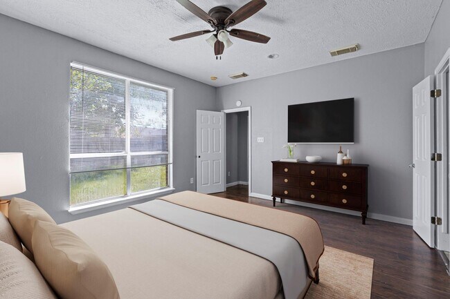 12326 Kings Chase Dr, Houston, TX 77044 - photo 7