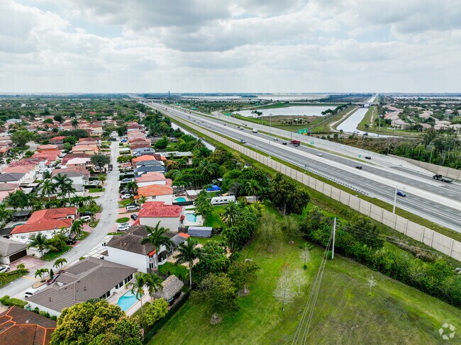 Silver Falls residents have easy access to the Ronald Reagan Highway.