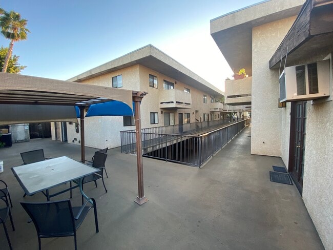 1241 Mariposa St unit 201, Glendale, CA 91205 - photo 3