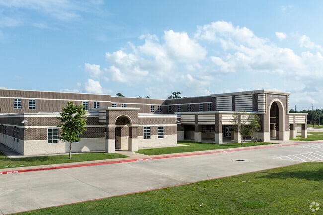 Bradley Elementary School teachers have a high A grade from Niche.