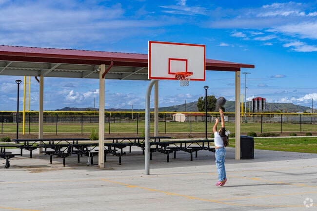 The Cutler-Orosi Sports Complex has multiple basketball courts.