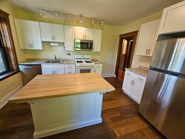 57 Cummings Rd unit 2, Brighton, MA 02135 - photo 2