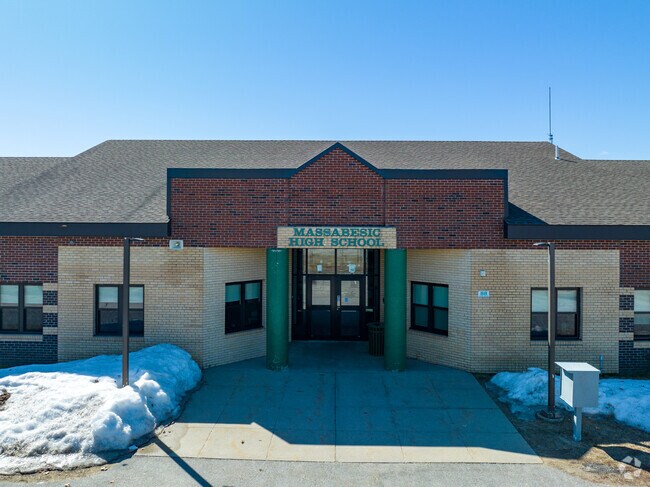 Massabesic High School serves students 9-12th grade.
