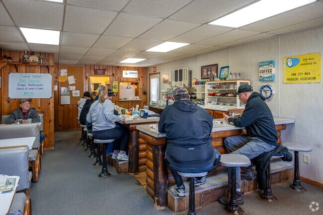 The Roberts Cafe in downtown Roberts is a favorite of Warren residents.