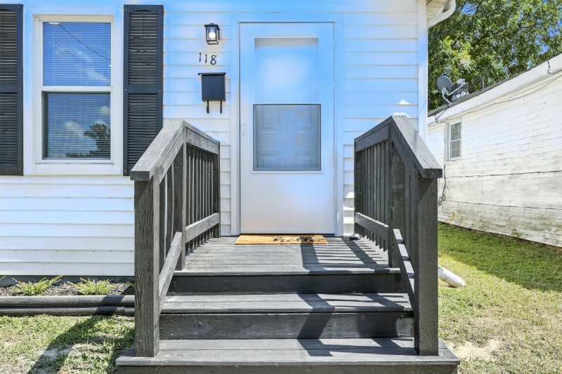 118 Parkdale Ave, Hampton, VA 23669 - photo 1