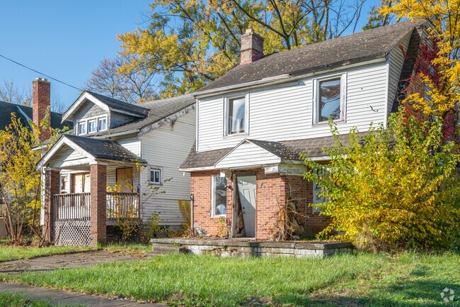 Colonials line the streets in Hubbell-Lyndon.