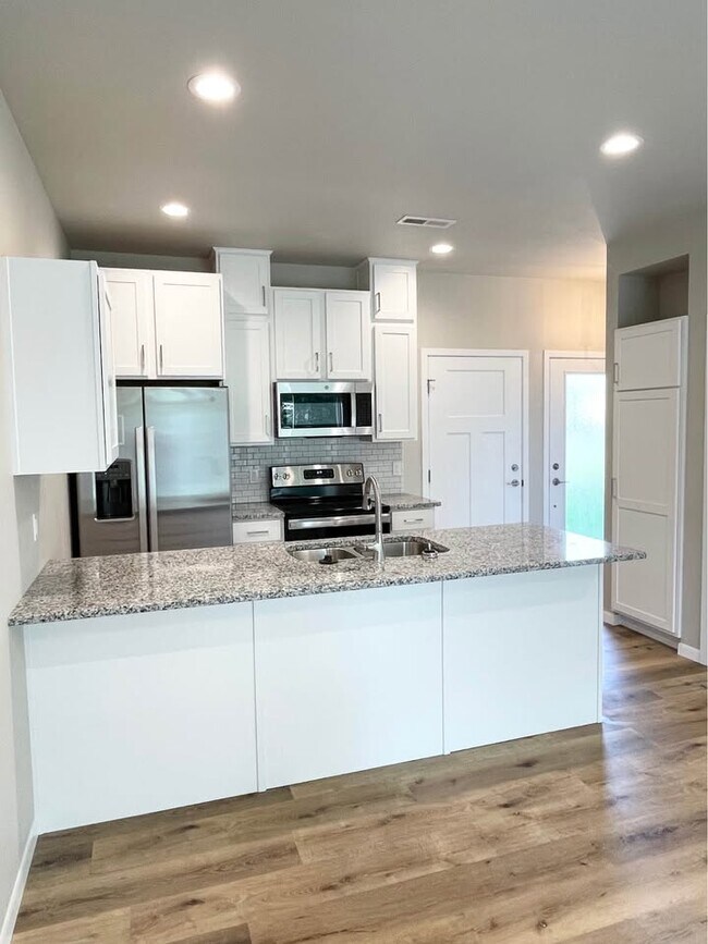 1025 S Nicolet Rd Unit 5, Appleton, WI 54914