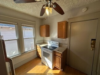 St Unit 2541 Upper, Milwaukee, WI 53210