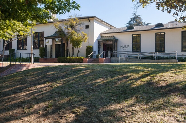 Ivanhoe Elementary provides education in the neighborhood of 
Silver Lake, Los Angeles.