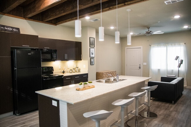 135 Indiana, Lubbock, TX 79423 - photo 2