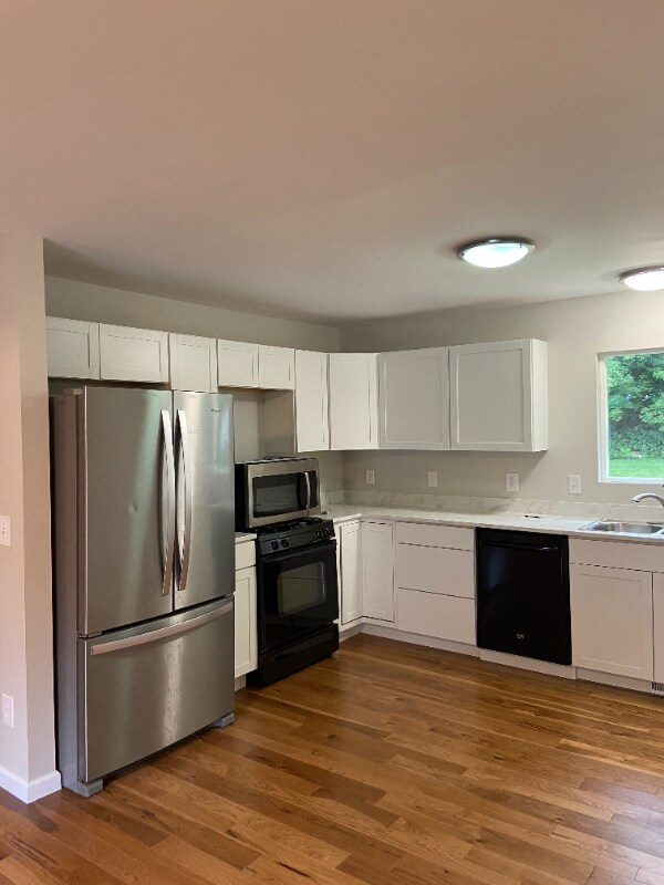 793 Robertson Dr, Brighton, MI 48116