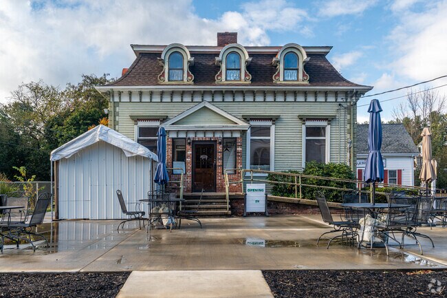 Come enjoy a hot breakfast or lunch at The Picket Fence in East Douglas.