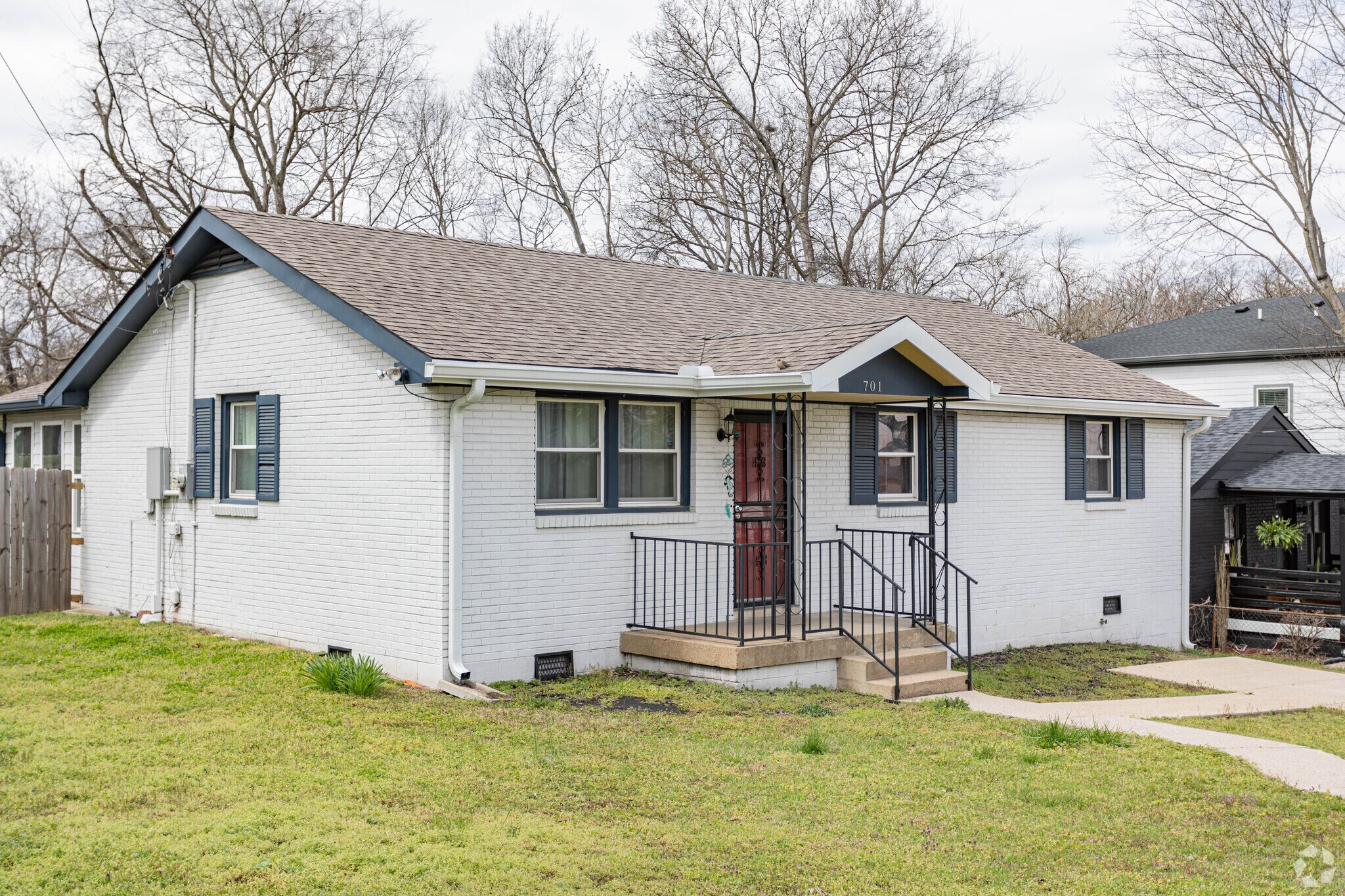 Older-style ranch homes are popular in Hadley Park.