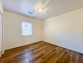 26 Fox Hill Dr, Kilmarnock, VA 22482