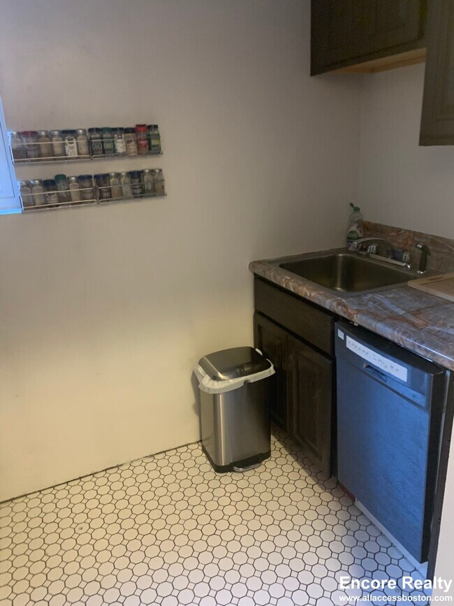 111 Norway St unit 311, Boston, MA 02115 - photo 7