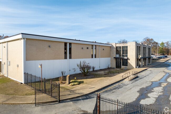 Bishop Byrne Middle/High School in Memphis serves students in grades 7–12.