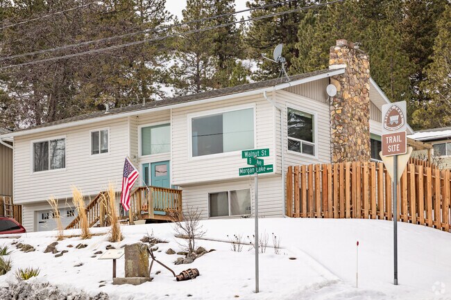 Find homes right on the historic Oregon Trail in La Grande Oregon.