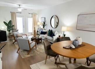 4830 College Rd, Wilmington, NC 28412