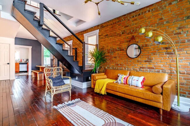 96-98-98 Brickel St unit ID1265604P, Columbus, OH 43215 - photo 4