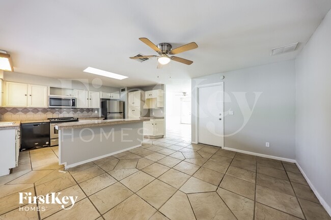17834 N 33rd Dr, Phoenix, AZ 85053 - photo 4