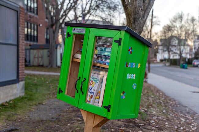 Underwood Elementary School has a mini free library outside their school.