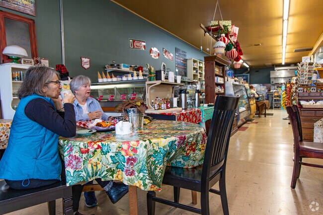 Moose Creek Café & Bakery serves Dayton locals breakfast with coffee, donuts, and homemade pastries.