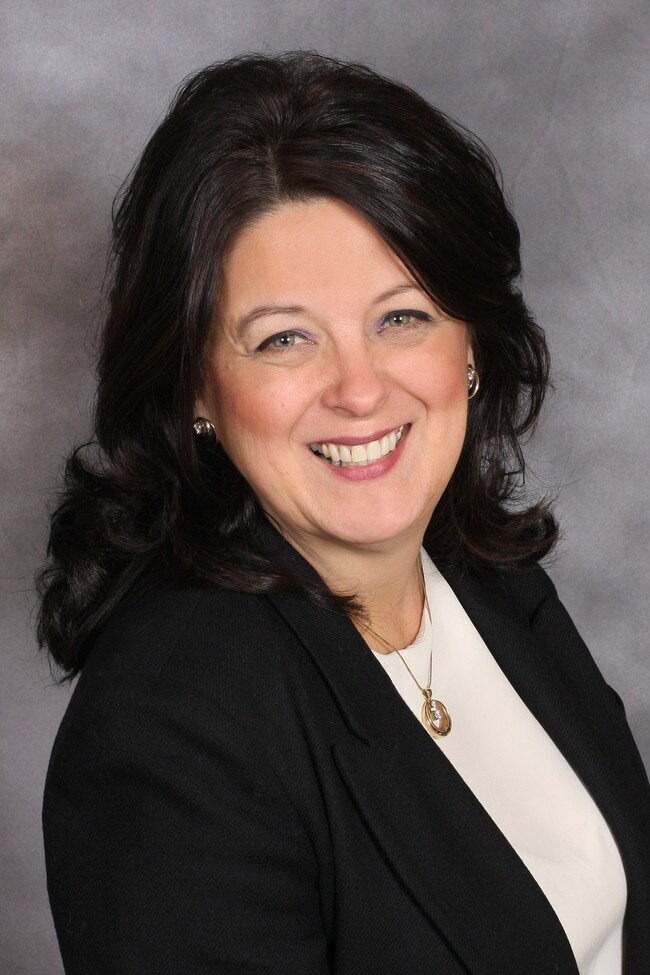 Rebecca Sellnow