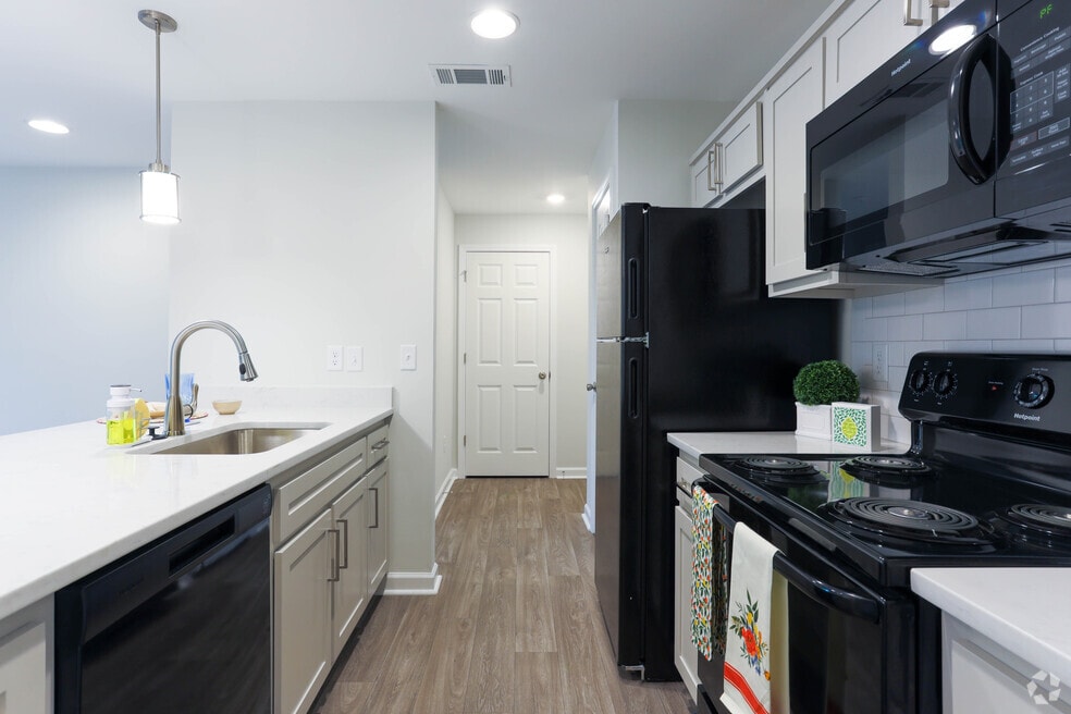 Club Hill Apartments