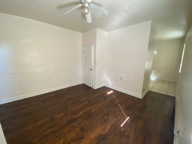 527 Oldham St unit 527 Oldham Street, Baltimore, MD 21224 - photo 4