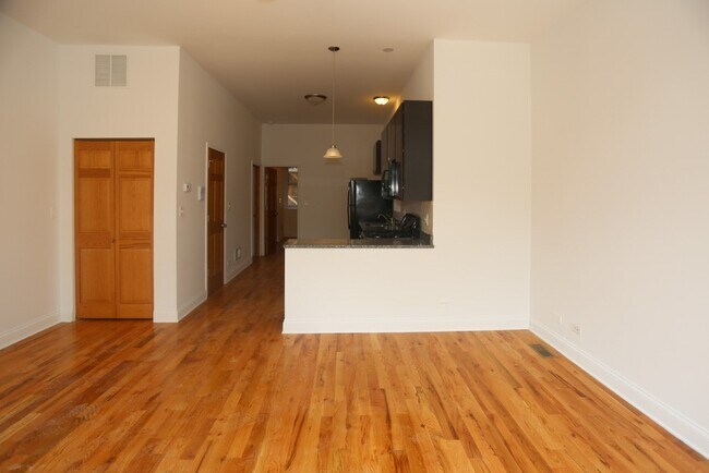 1704 W Sunnyside Ave unit G08C, Chicago, IL 60640 - photo 5