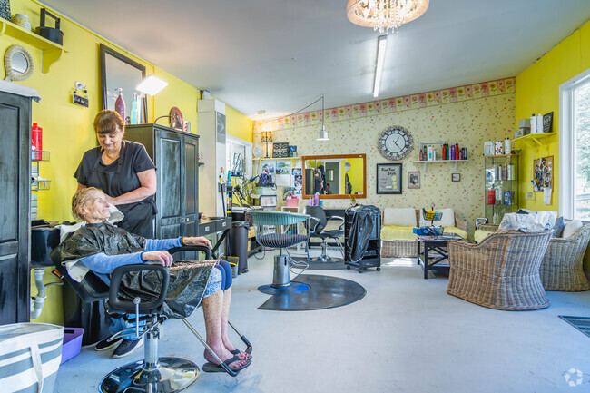 Check out Country Rose Hair, a salon located in the heart of the Stillwater neighborhood.
