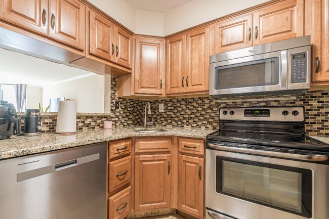2870 Pharr Ct S NW unit 907, Atlanta, GA 30305 - photo 5