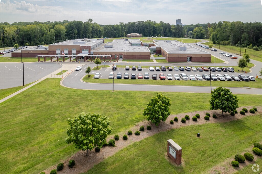 Hunter Elementary School is a public school serving Hunter Hills, NC.