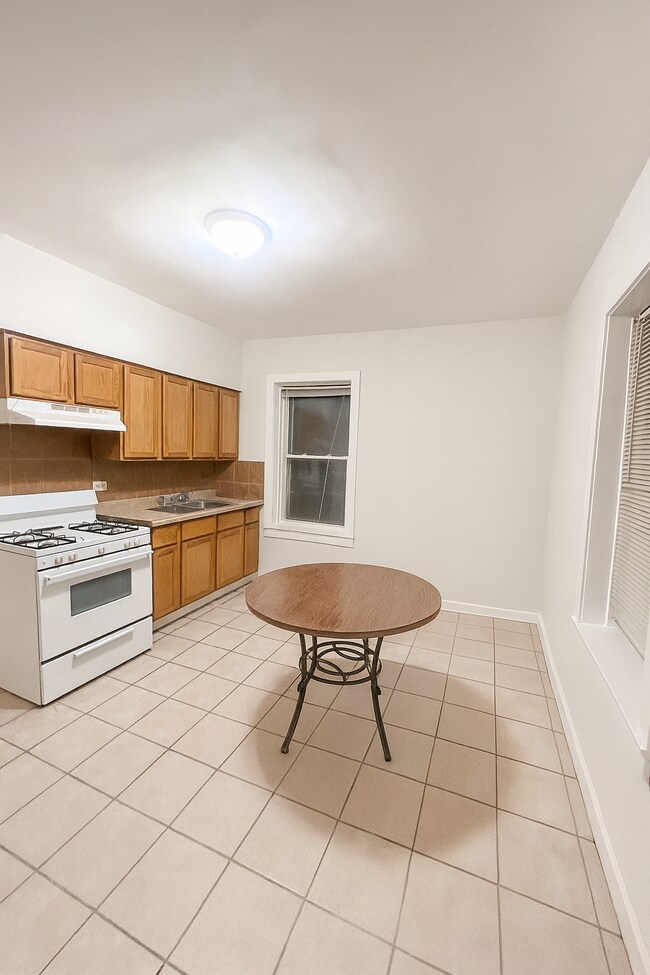 4321 W Thomas St unit 1, Chicago, IL 60651 - photo 4