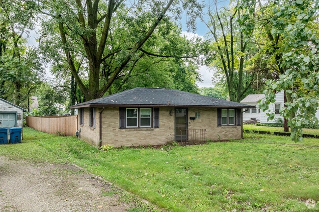 Ranch-style homes are popular in Garden Park.