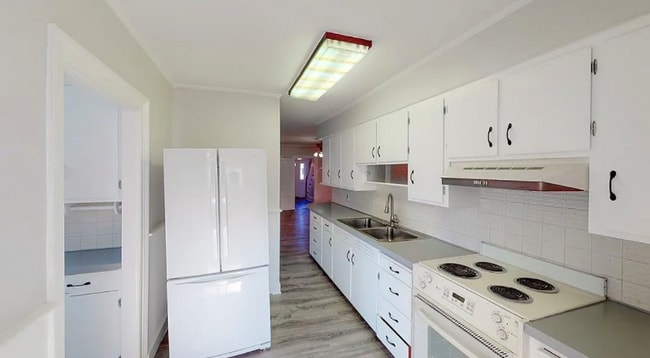 44 Wallis St, Peabody, MA 01960 - photo 7