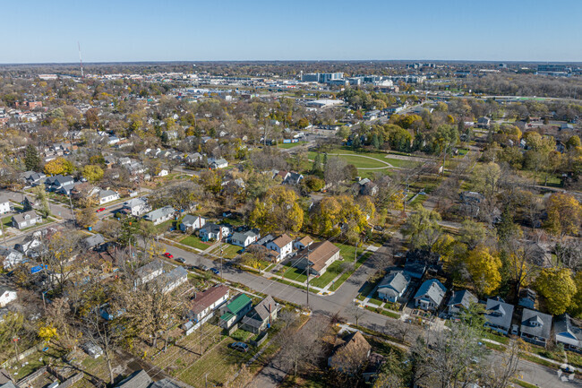 The Fairview Area neighborhood is conveniently located near I-496 and US 127.