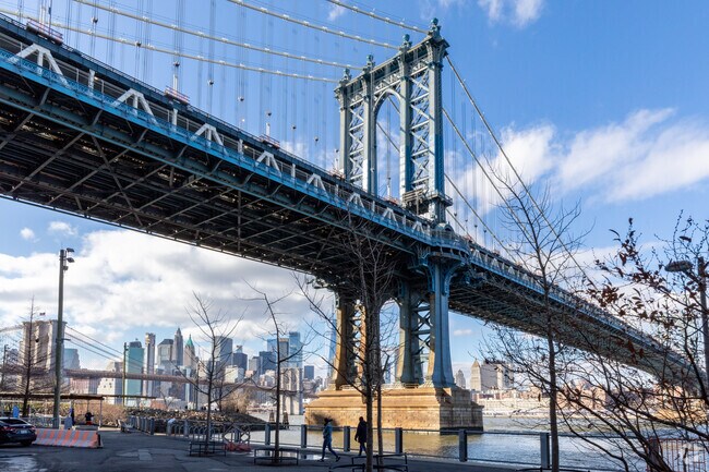 View of the Manhattan Bridge