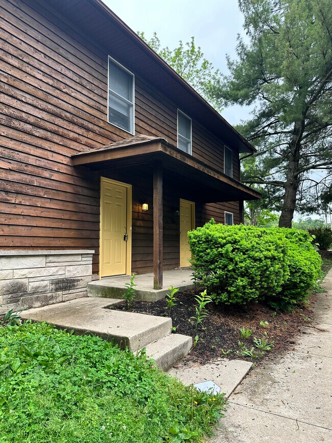 720 W 17th St, Bloomington, IN 47404