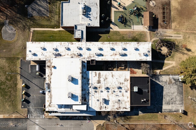 Long Elementary School in Crestwood, MO aligns with Missouri state standards.