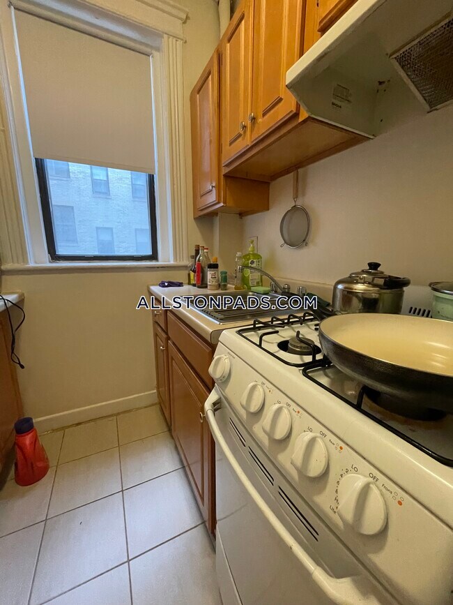 1156 Commonwealth Ave Unit 15, Allston, MA 02134