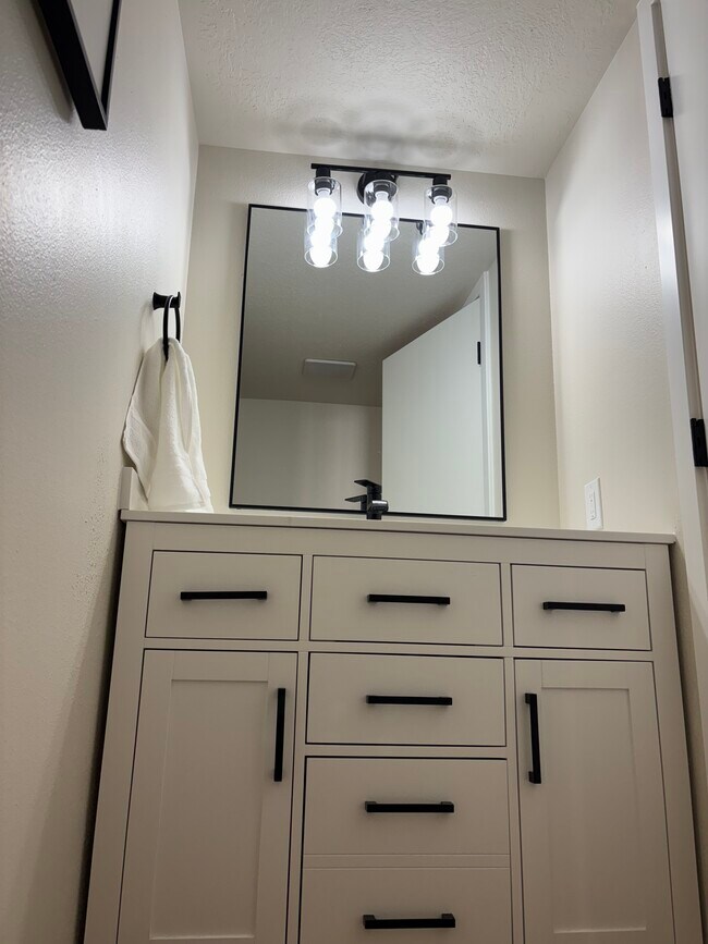 609 N Seven Peaks Blvd unit 18, Provo, UT 84606 - photo 3