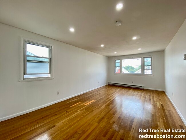95 Metropolitan Ave unit 2, Roslindale, MA 02131 - photo 6