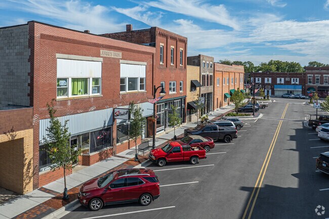 Discover local dining and shopping in downtown Peotone.