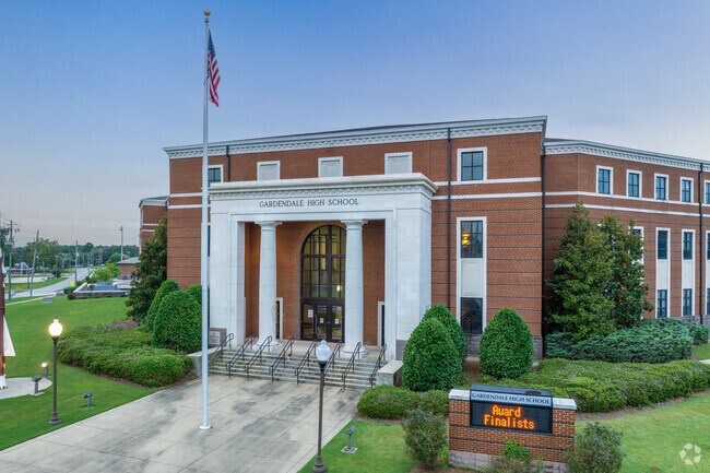 Gardendale High School teaches kids to do their best in Mount Olive.