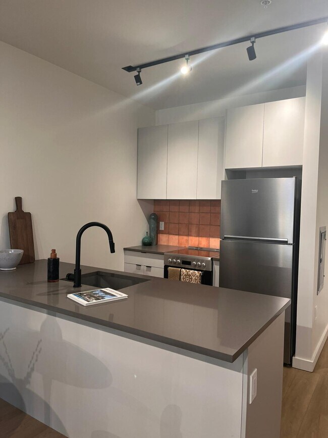 329 Pacific Ave unit 105, Jersey City, NJ 07304 - photo 2